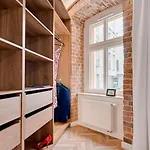 Pleasant ~ 700m Main Square - Self Check-in 24h Apartament *